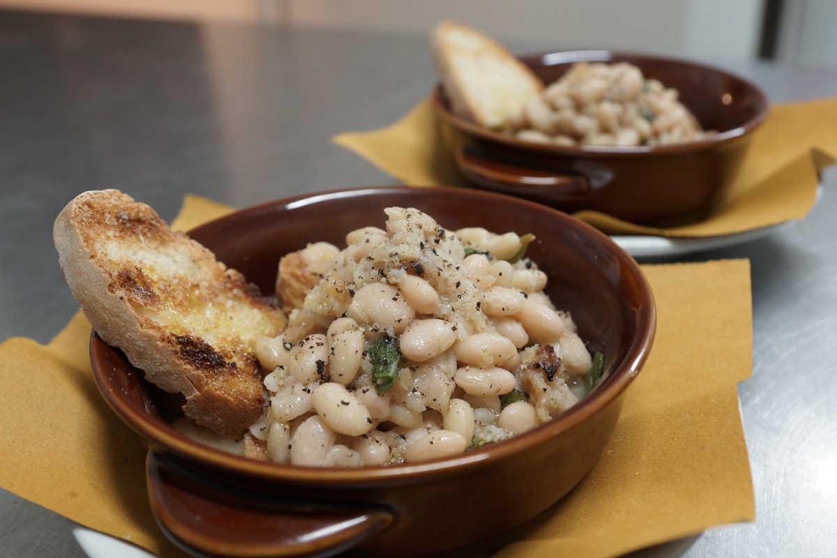 see image of pane e fagioli o zuppa dei lombardi